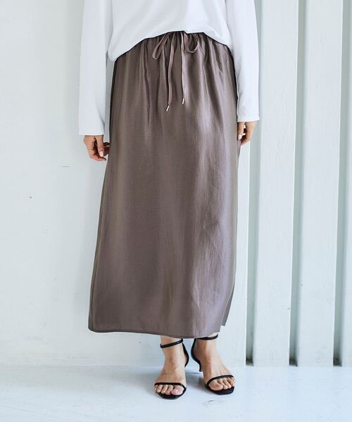 le.coeur blanc（ルクールブラン）の「ソフトグリッターナロースカート（スカート・レディース・ブラック/モカ/オフホワイト・38）」の18枚目の写真