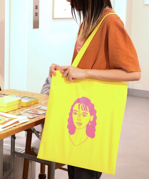 TOKYO CULTUART by BEAMS(トウキョウカルチャートバイビームス)の「梶雄太 × 竹内俊太郎 / 「華金かるた」トートバッグ(トートバッグ・メンズ・ピンク/イエロー・ONE SIZE)」の12枚目の写真