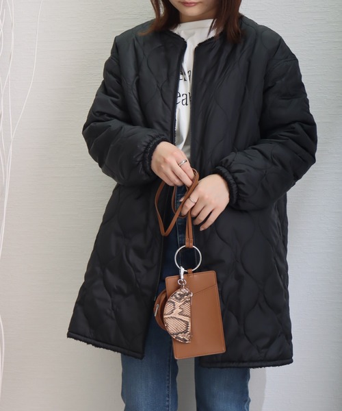 libelle more（リベル モア）の「中綿キルト×裏ボアリバーシブルコート（ノーカラーコート・レディース・ネイビー/アイボリー/グレイッシュベージュ/カーキ/ブラック・M/L）」の15枚目の写真