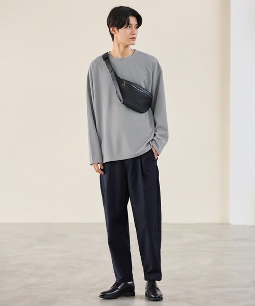 ESSENTIALS WARDROBE(エッセンシャルワードローブ)の「合成皮革ミニボディバッグキーチャーム付き(ボディバッグ/ウエストポーチ・メンズ・ブラック・FREE)」の19枚目の写真