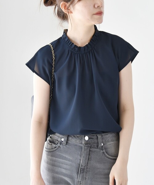 quaranciel(カランシエル)の「quaranciel:〈手洗い可能〉フレンチスリーブ フリル ハイネック ブラウス(シャツ/ブラウス・レディース・ライトグレー/ネイビー・ONE SIZE)」の9枚目の写真