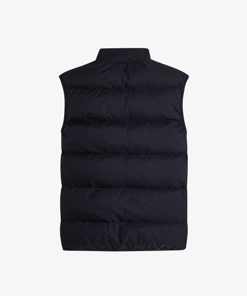 FRED PERRY（フレッドペリー）の「Insulated Gilet／インサレーテッド中綿ベスト（ダウンベスト・メンズ・ブラック/オートミール/ダークカーキ/ブラウン/ダークブルー/ブラック系その他・S/M/L）」の10枚目の写真