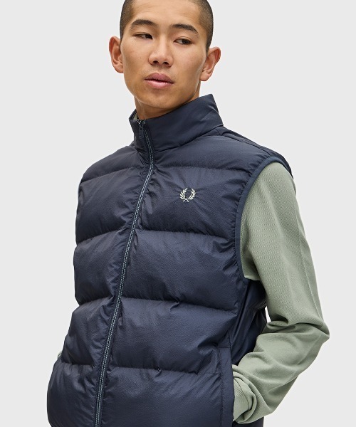 2点まとめ　FRED PERRY フレッドペリー　ダウンベスト L 黒 2点まとめ FRED PERRY フレッドペリー ダウンベスト L 黒
