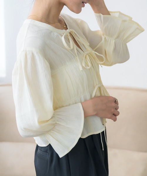 RETRO GIRL(レトロガール)の「シャーリングリボンBL(シャツ/ブラウス・レディース・ブラック/ナチュラル/ブルー/オレンジ・FREE)」の13枚目の写真