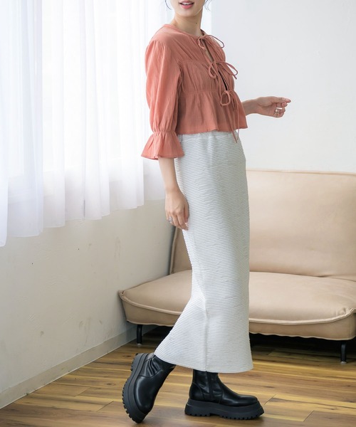 RETRO GIRL(レトロガール)の「シャーリングリボンBL(シャツ/ブラウス・レディース・ブラック/ナチュラル/ブルー/オレンジ・FREE)」の6枚目の写真