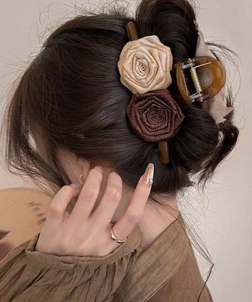 Simone Rocha ミニフラワーヘアクリップ アシッドグリーン セール】バンスクリップ 大きめ ローズ フラワー（バレッタ/ヘア