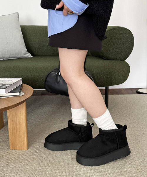 DISCOAT（ディスコート）の「【秋冬の足元をオシャレに♪】フェイクムートンブーツ《WEB限定カラーあり》（ブーツ・レディース・ブラック/キャメル/グレー・SMALL/MEDIUM/LARGE/X-LARGE）」の13枚目の写真