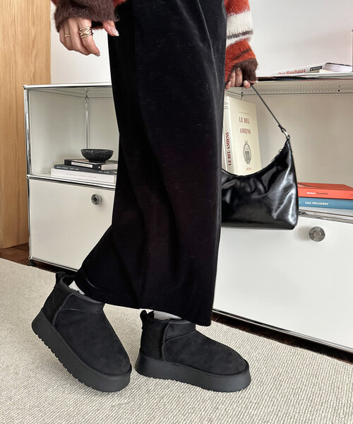 DISCOAT（ディスコート）の「【秋冬の足元をオシャレに♪】フェイクムートンブーツ《WEB限定カラーあり》（ブーツ・レディース・ブラック/キャメル/グレー・SMALL/MEDIUM/LARGE/X-LARGE）」の19枚目の写真