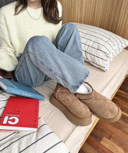 DISCOAT（ディスコート）の「【秋冬の足元をオシャレに♪】フェイクムートンブーツ《WEB限定カラーあり》（ブーツ・レディース・ブラック/キャメル/グレー・SMALL/MEDIUM/LARGE/X-LARGE）」の5枚目の写真