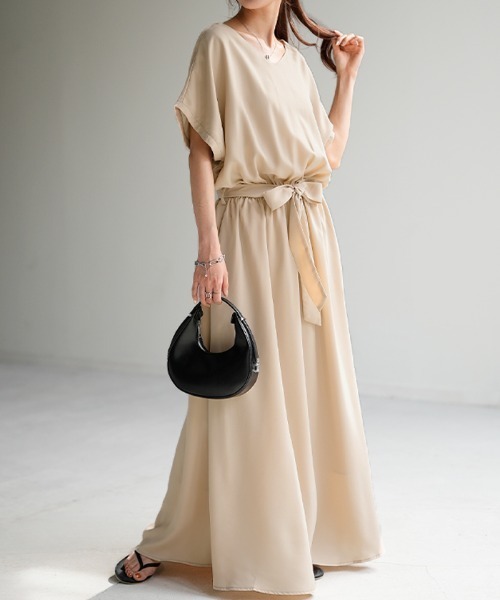 HUG.U(ハグユー)の「マキシ丈ワンピース<選べる2丈>(ワンピース・レディース・ベージュ/ネイビー/ライトグレー/グリーン/グレイッシュブルー/ブラック・M(レギュラー丈)/M(トール丈)/L(レギュラー丈)/L(トール丈))」の4枚目の写真