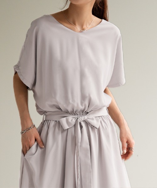 HUG.U(ハグユー)の「マキシ丈ワンピース<選べる2丈>(ワンピース・レディース・ベージュ/ネイビー/ライトグレー/グリーン/グレイッシュブルー/ブラック・M(レギュラー丈)/M(トール丈)/L(レギュラー丈)/L(トール丈))」の15枚目の写真