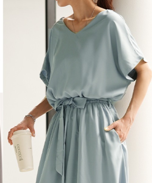 HUG.U(ハグユー)の「マキシ丈ワンピース<選べる2丈>(ワンピース・レディース・ベージュ/ネイビー/ライトグレー/グリーン/グレイッシュブルー/ブラック・M(レギュラー丈)/M(トール丈)/L(レギュラー丈)/L(トール丈))」の17枚目の写真