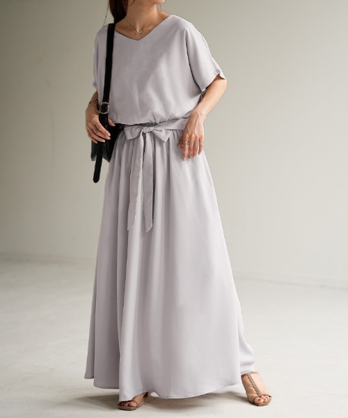 HUG.U(ハグユー)の「マキシ丈ワンピース<選べる2丈>(ワンピース・レディース・ベージュ/ネイビー/ライトグレー/グリーン/グレイッシュブルー/ブラック・M(レギュラー丈)/M(トール丈)/L(レギュラー丈)/L(トール丈))」の13枚目の写真