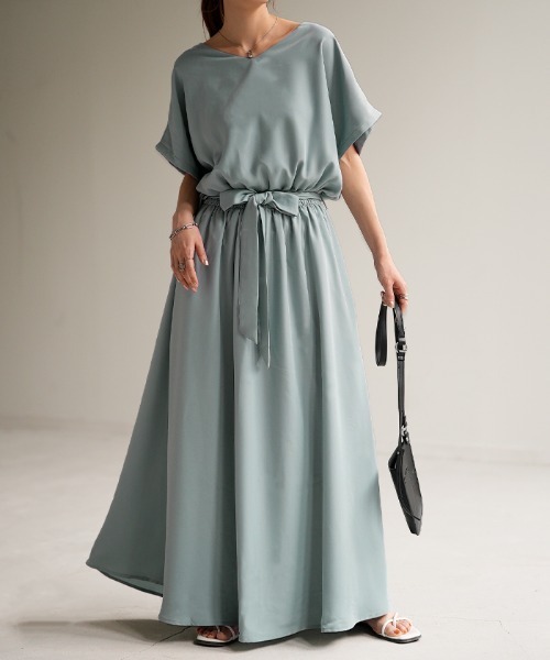 HUG.U(ハグユー)の「マキシ丈ワンピース<選べる2丈>(ワンピース・レディース・ベージュ/ネイビー/ライトグレー/グリーン/グレイッシュブルー/ブラック・M(レギュラー丈)/M(トール丈)/L(レギュラー丈)/L(トール丈))」の18枚目の写真