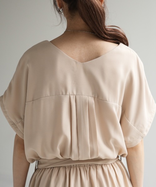 HUG.U(ハグユー)の「マキシ丈ワンピース<選べる2丈>(ワンピース・レディース・ベージュ/ネイビー/ライトグレー/グリーン/グレイッシュブルー/ブラック・M(レギュラー丈)/M(トール丈)/L(レギュラー丈)/L(トール丈))」の9枚目の写真