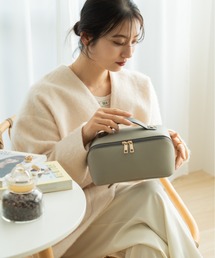 Rename（リネーム）の「【取り外し可能ポーチ付き／180度開く】Rename ハンドル付き ヨコ型 メイクポーチ（ポーチ）」