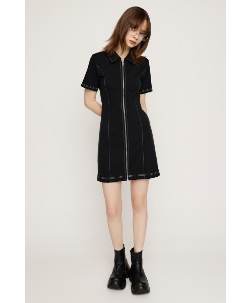 SLY(スライ)の「FRONT ZIP BACK OPEN S/OP フロント ジップ バックオープン ショート ワンピース(ワンピース・レディース・ブラック/ベージュ・2/1)」の4枚目の写真