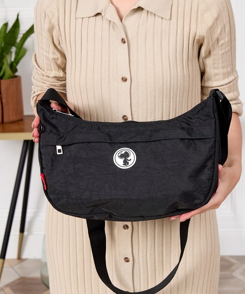 スヌーピー ショルダーバッグ グッズ 大人 ポケット 豊富 小さめ 軽量