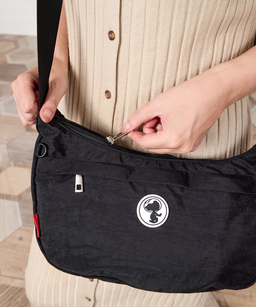 スヌーピー ショルダーバッグ グッズ 大人 ポケット 豊富 小さめ 軽量