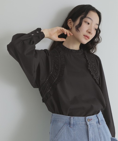 somari imagination(ソマリ イマジネーション)の「『ショルダーギャザーブラウス』(シャツ/ブラウス・レディース・ブラック/オフホワイト・2/1)」の1枚目の写真