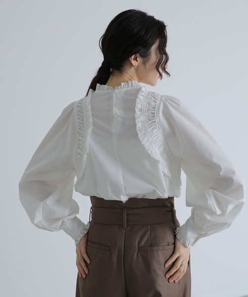 somari imagination(ソマリ イマジネーション)の「『ショルダーギャザーブラウス』(シャツ/ブラウス・レディース・ブラック/オフホワイト・2/1)」の21枚目の写真