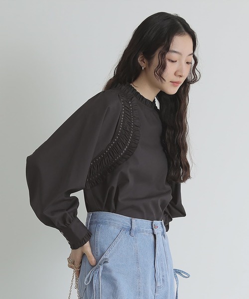 somari imagination(ソマリ イマジネーション)の「『ショルダーギャザーブラウス』(シャツ/ブラウス・レディース・ブラック/オフホワイト・2/1)」の13枚目の写真