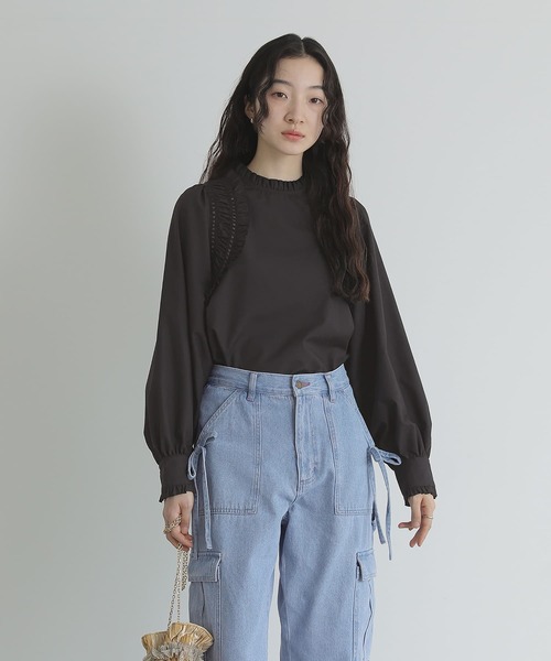 somari imagination(ソマリ イマジネーション)の「『ショルダーギャザーブラウス』(シャツ/ブラウス・レディース・ブラック/オフホワイト・2/1)」の14枚目の写真