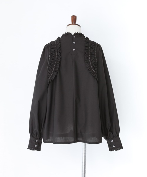 somari imagination(ソマリ イマジネーション)の「『ショルダーギャザーブラウス』(シャツ/ブラウス・レディース・ブラック/オフホワイト・2/1)」の8枚目の写真