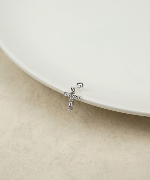 CEMONEMO(セモネモ)の「【金属アレルギー対応】 キュービック クロス ピアス(片耳用) / silver925(ピアス(片耳用)・レディース・シルバー/ゴールド・FREE)」の9枚目の写真