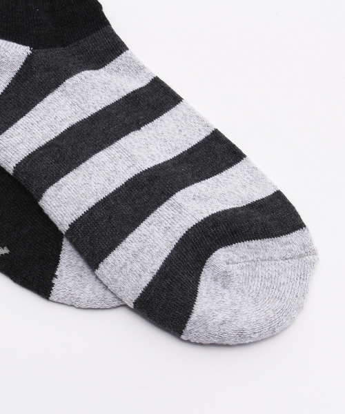 Champion（チャンピオン）の「2足1セット 左右非対称デザイン ユニセックス チャンピオン ソックス Champion Socks CMSBG005（ソックス/靴下・レディース・マルチ・MEDIUM/SMALL）」の4枚目の写真