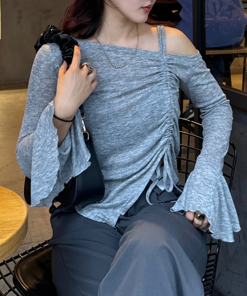 efill(エフィル)の「ワンオフショルダー ギャザー リボン 長袖Tシャツ / カットソー(Tシャツ/カットソー・レディース・ブラック/グレー・FREE)」の3枚目の写真