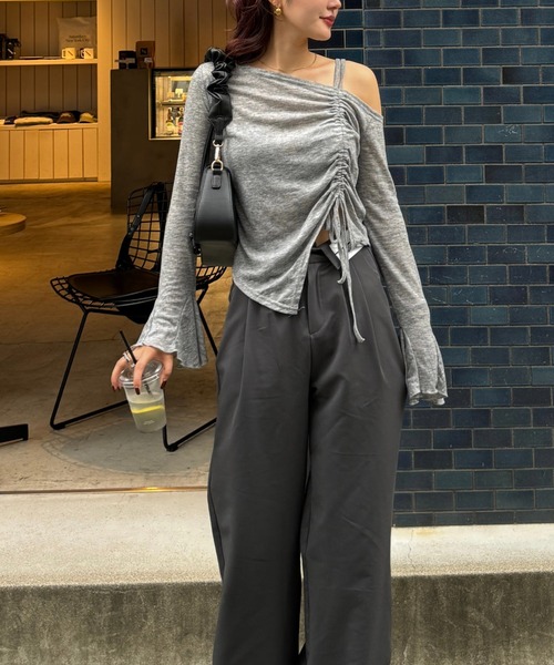 efill(エフィル)の「ワンオフショルダー ギャザー リボン 長袖Tシャツ / カットソー(Tシャツ/カットソー・レディース・ブラック/グレー・FREE)」の13枚目の写真