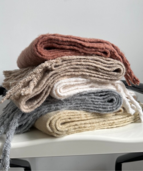 lawgy（ラウジー）の「bulky fluffy muffler / バルキーフラッフィーマフラー（マフラー・レディース・ピンク/イエロー/ベージュ/ブルーグレー/アイボリー・FREE）」の22枚目の写真