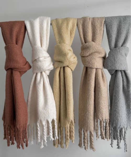 lawgy（ラウジー）の「bulky fluffy muffler / バルキーフラッフィーマフラー（マフラー・レディース・ピンク/イエロー/ベージュ/ブルーグレー/アイボリー・FREE）」の6枚目の写真