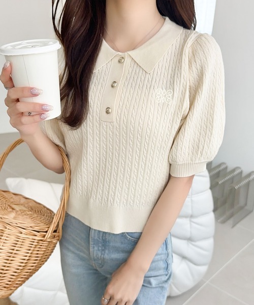 mily bilet(ミウィビレット)の「【mily bilet】知的フェミニンで好印象をプラス。胸刺繍ケーブルニットパフスリーブポロシャツ(半袖)(ポロシャツ・レディース・ピンク/アイボリー/ライトグレー/ネイビー・X-LARGE/SMALL/MEDIUM/LARGE)」の5枚目の写真