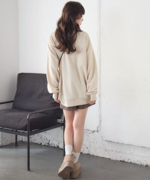 RETRO GIRL（レトロガール）の「箔プリントトレーナー（Tシャツ/カットソー・レディース・チャコールグレー/ナチュラル・FREE）」の6枚目の写真