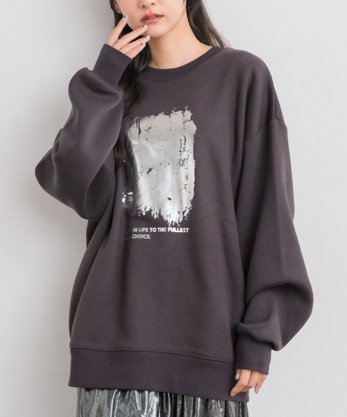 RETRO GIRL（レトロガール）の「箔プリントトレーナー（Tシャツ/カットソー・レディース・チャコールグレー/ナチュラル・FREE）」の2枚目の写真