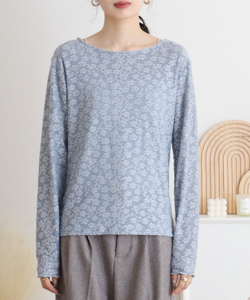 mitis（ミティス）の「mitis 花柄シアークルーネックロンT（Tシャツ/カットソー・レディース・ブラック/ブルー/アイボリー・M）」の17枚目の写真