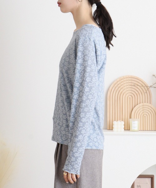 mitis（ミティス）の「mitis 花柄シアークルーネックロンT（Tシャツ/カットソー・レディース・ブラック/ブルー/アイボリー・M）」の16枚目の写真