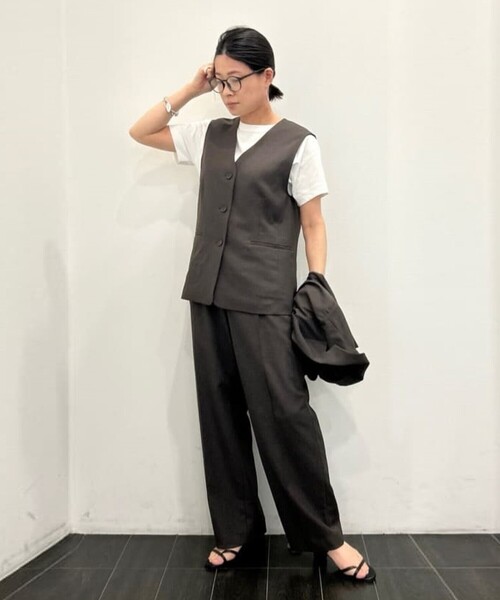 COMME CA ISM（コムサイズム）の「ボックスシルエット クロップド丈 Ｔシャツ（Tシャツ/カットソー・レディース・カーキ/ベージュ/ブラック/ホワイト・MEDIUM/LARGE）」の17枚目の写真