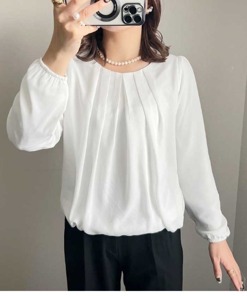 aquagarage（アクアガレージ）の「フロントタック裏起毛シフォンブラウス（シャツ/ブラウス・レディース・ブラック/ライトピンク/オフホワイト/ベージュ/ライトパープル/ネイビー/ライトグレー・LL/L/S/M/3L）」の2枚目の写真