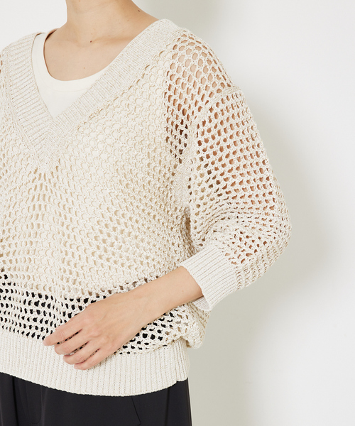 qualite（カリテ）の「ラメローゲージVネックニット（ニット/セーター・レディース・ブルー/ベージュ/ピンク・フリー）」の21枚目の写真