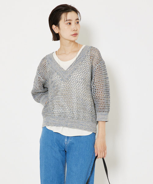 qualite（カリテ）の「ラメローゲージVネックニット（ニット/セーター・レディース・ブルー/ベージュ/ピンク・フリー）」の4枚目の写真