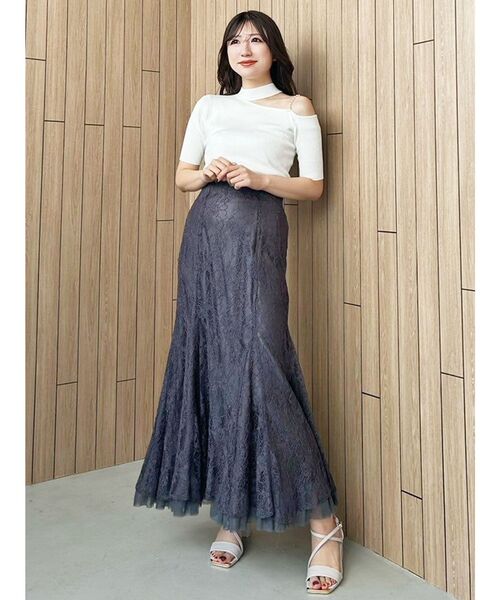 MERCURYDUO（マーキュリーデュオ）の「ショルダーパールチェーンカットアウトニット（ニット/セーター・レディース・オフホワイト/ベージュ/ブラック・FREE）」の4枚目の写真