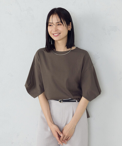 COMME CA ISM(コムサイズム)の「タックスリーブ ニュアンスカットソー(Tシャツ/カットソー・レディース・ブラック/カーキ/ホワイト・MEDIUM/LARGE)」の3枚目の写真