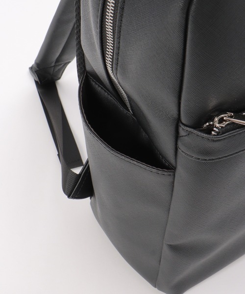 ikka（イッカ）の「サフィアーノタッチバックパック（バックパック/リュック・メンズ・オートミール/ブラック/ネイビー・FREE）」の10枚目の写真