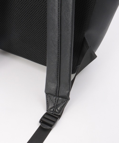 ikka（イッカ）の「サフィアーノタッチバックパック（バックパック/リュック・メンズ・オートミール/ブラック/ネイビー・FREE）」の15枚目の写真