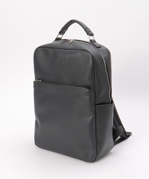 ikka（イッカ）の「サフィアーノタッチバックパック（バックパック/リュック・メンズ・オートミール/ブラック/ネイビー・FREE）」の4枚目の写真