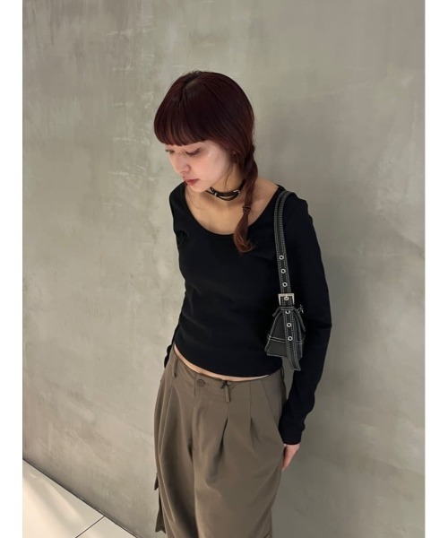 THROW by SLY（スローバイスライ）の「THROW　PAD IN BACK OPEN L/S TOPS パッドイン バックオープン ロングスリーブ トップス（Tシャツ/カットソー・レディース・ブラック/ブラウン・FREE）」の12枚目の写真