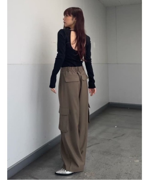 THROW by SLY（スローバイスライ）の「THROW　PAD IN BACK OPEN L/S TOPS パッドイン バックオープン ロングスリーブ トップス（Tシャツ/カットソー・レディース・ブラック/ブラウン・FREE）」の15枚目の写真